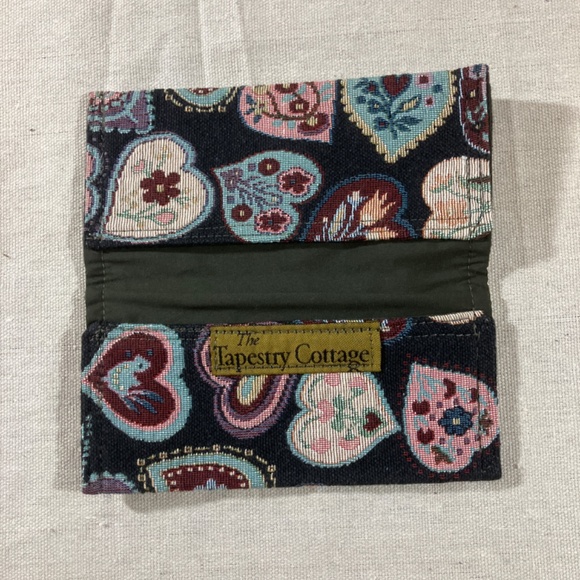 Tapestry Cottage billfold wallet - Picture 2 of 3